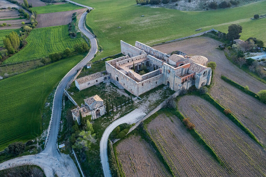 La Diputación de Guadalajara licitará este año el arreglo de la carretera de acceso al Monasterio de Monsalud