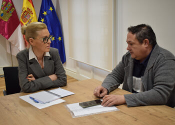 La Junta destaca el modelo de conciliación de Cañizares para atraer y mantener familias en el medio rural