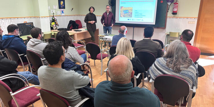 Más de 800 agricultores y ganaderos de la provincia de Cuenca se forman en competencias digitales 1 La Junta forma a más de 800 agricultores y ganaderos de la provincia de Cuenca en competencias digitales