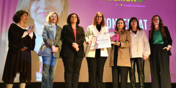 La Junta ha impulsado acciones de capacitación digital que han formado a más de 30.000 mujeres rurales en los últimos cinco años