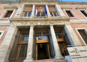 La Junta impulsa la certificación en competencias digitales a la ciudadanía en colaboración con la UCLM La Junta impulsa la certificación en competencias digitales a la ciudadanía en colaboración con la UCLM