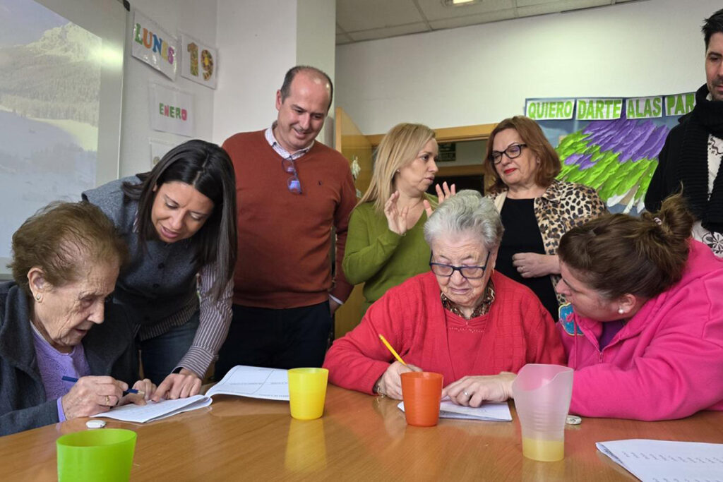 La Junta incrementa un 52 por ciento las ayudas del IRPF social a las entidades de enfermos y familiares de alzhéimer