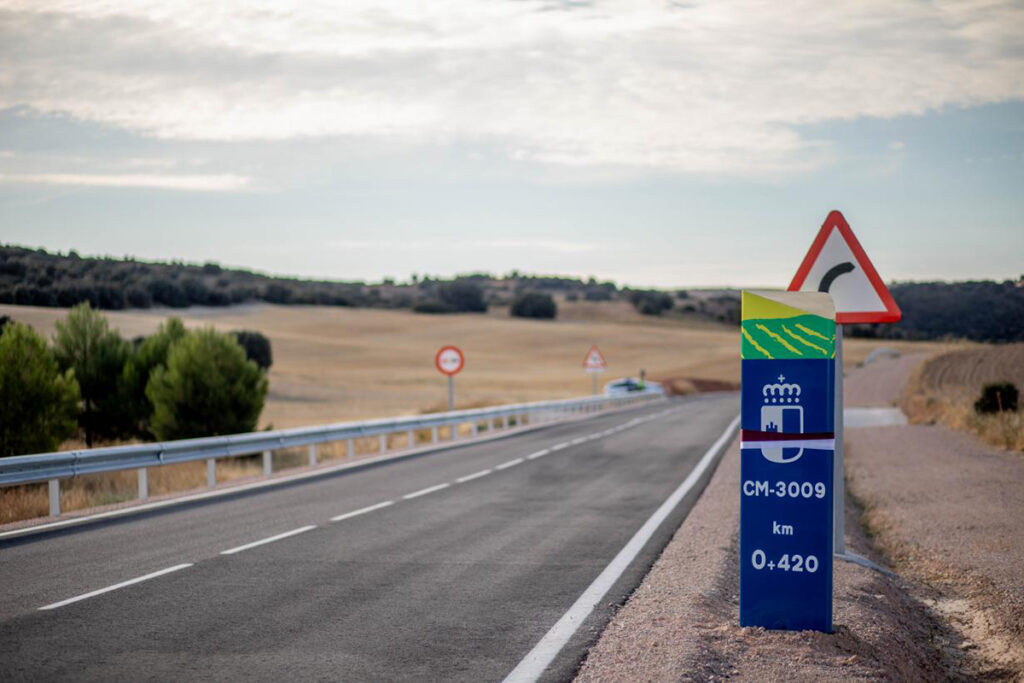 La Junta renovará 68.000 señales verticales de la Red de Carreteras de Castilla-La Mancha