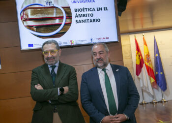 La Junta y la Universidad de Castilla-La Mancha inauguran el nuevo formato de microcredencial universitaria en Bioética en el ámbito sanitario La Junta y la Universidad de Castilla-La Mancha inauguran el nuevo formato de microcredencial universitaria en Bioética en el ámbito sanitario