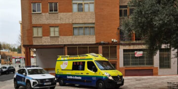 La Policía Local de Cuenca auxilia a una mujer mayor tras caerse en su domicilio y no poder levantarse
