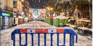 La Policía Local de Cuenca despliega un dispositivo preventivo en cruces clave ante la alerta por nieve