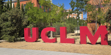 La UCLM estrena sección de felicitaciones con motivo de su 40 aniversario