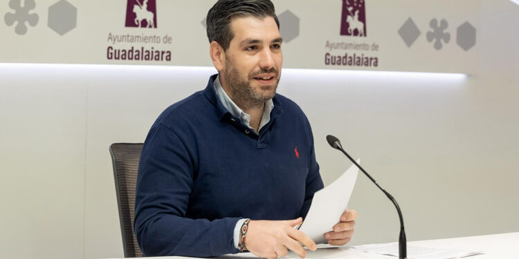 La actualización de la ZBE en Guadalajara elimina la obligación de estacionar para los vehículos ECO y CERO en el casco histórico 1 La actualización de la ZBE en Guadalajara elimina la obligación de estacionar para los vehículos ECO y CERO en el casco histórico