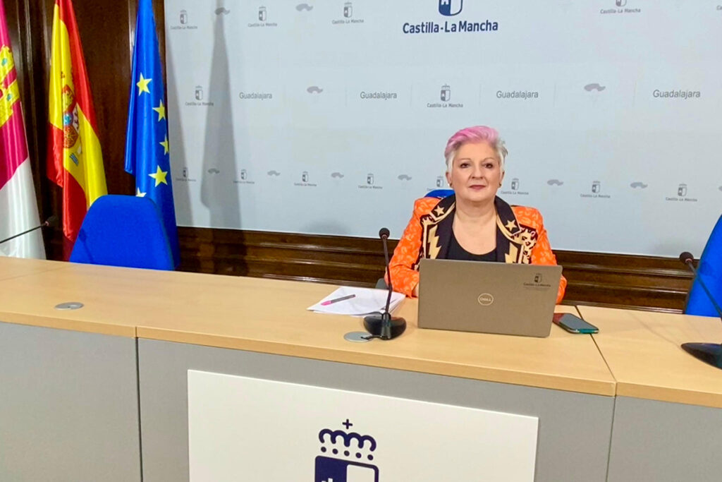 La delegada de la Junta defiende el compromiso del Gobierno regional con Guadalajara y denuncia la estrategia de confrontación permanente del Ayuntamiento