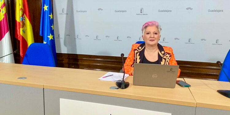 La delegada de la Junta defiende el compromiso del Gobierno regional con Guadalajara y denuncia la estrategia de confrontación permanente del Ayuntamiento