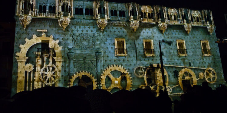 La magia del videomapping “Guadalajara, Corazón de la Navidad” transforma el Palacio del Infantado 1 La magia del videomapping “Guadalajara, Corazón de la Navidad” transforma el Palacio del Infantado