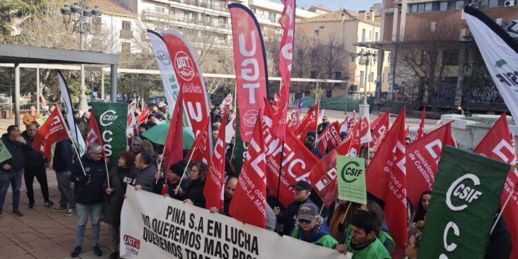 La plantilla de Pinasa reclaman el pago de sus salarios y una salida digna ante la falta de viabilidad de la empresa