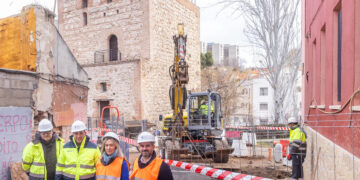 La renovación de la red de saneamiento de la calle Salazaras solucionará los problemas de acumulación de aguas pluviales en el entorno de la Concatedral