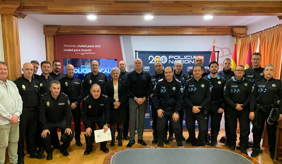 La subdelegada del Gobierno clausura la Jornada de Formación de la Policía Nacional en el Ayuntamiento de Tarancón 2 La subdelegada del Gobierno clausura la Jornada de Formación de la Policía Nacional en el Ayuntamiento de Tarancón