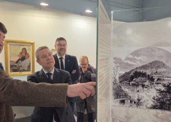 Page visita la exposición ‘Como el cristal. Una vida transparente’, que rinde homenaje al fundador del PSOE Pablo Iglesias Page visita la exposición ‘Como el cristal. Una vida transparente’, que rinde homenaje al fundador del PSOE Pablo Iglesias