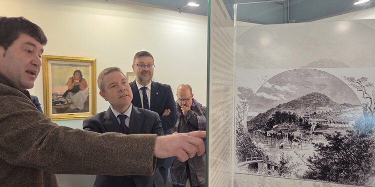 Page visita la exposición 'Como el cristal. Una vida transparente', que rinde homenaje al fundador del PSOE Pablo Iglesias 1 Page visita la exposición 'Como el cristal. Una vida transparente', que rinde homenaje al fundador del PSOE Pablo Iglesias