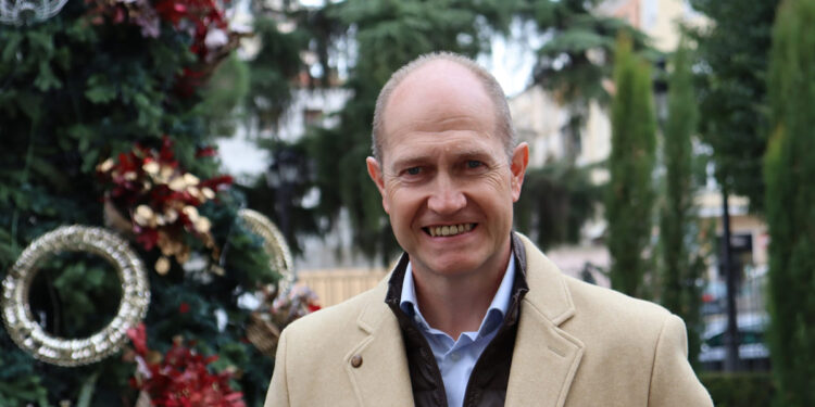 Pareja culmina un año de repleto de inversiones, como la nueva piscina municipal o la farmacia