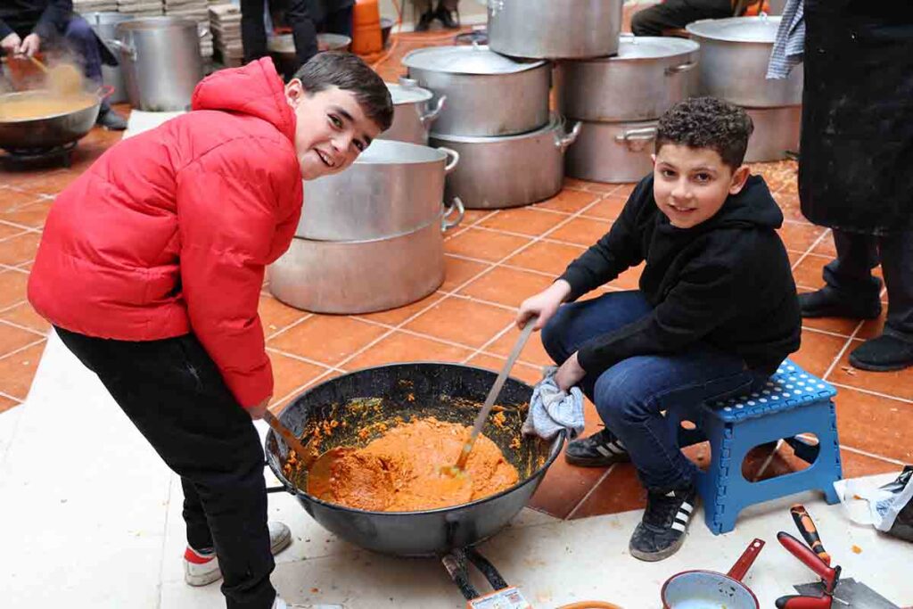 Pastrana vuelve a encontrarse en la ronda de los quintos y en las migas y gachas 2 Pastrana vuelve a encontrarse en la ronda de los quintos y en las migas y gachas