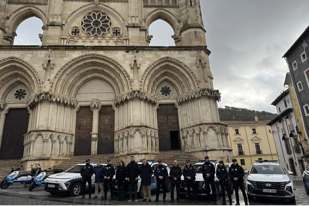 Presentados los siete nuevos vehículos que se han adquirido para mejorar el servicio de Policía Local de Cuenca y Agentes de Movilidad
