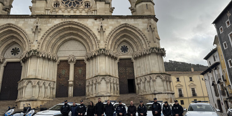 Presentados los siete nuevos vehículos que se han adquirido para mejorar el servicio de Policía Local de Cuenca y Agentes de Movilidad