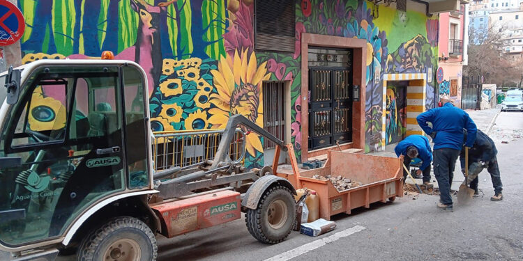 Restablecido el servicio de agua en la calle Doctor Galíndez de Cuenca tras los trabajos de reparación de Año Nuevo