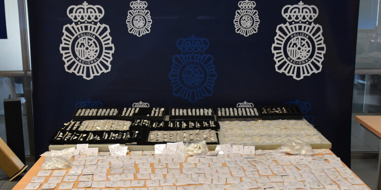 Roban un muestrario de joyas de 1,5 millones de euros en un área de servicio de la A-3 en Cuenca 1 Roban un muestrario de joyas de 1,5 millones de euros en un área de servicio de la A-3 en Cuenca