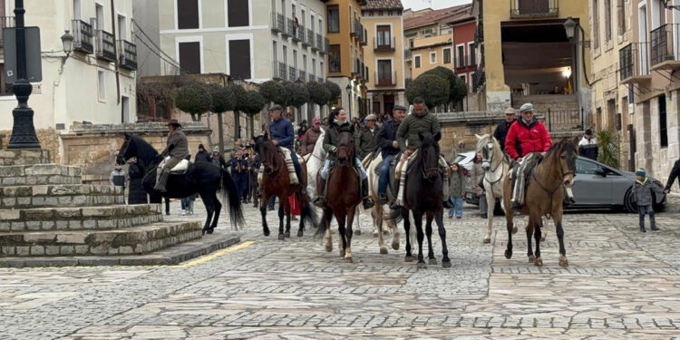 San Antonio Abad demuestra por las calles de Brihuega no tener miedo al frío