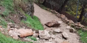 La Policía Local de Cuenca cierra el sendero del Hocino de Federico Muelas por desprendimientos