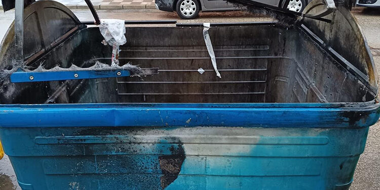 Álvaro Barambio exige la reposición urgente de contenedores y la instalación de papeleras en la zona del Bosque de Acero