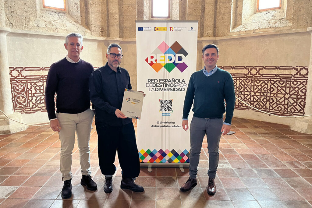 Brihuega firma con REDD el acuerdo para iniciar su adhesión y avanzar hacia un modelo de turismo inclusivo