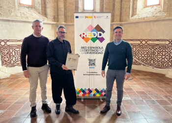 Brihuega firma con REDD el acuerdo para iniciar su adhesión y avanzar hacia un modelo de turismo inclusivo
