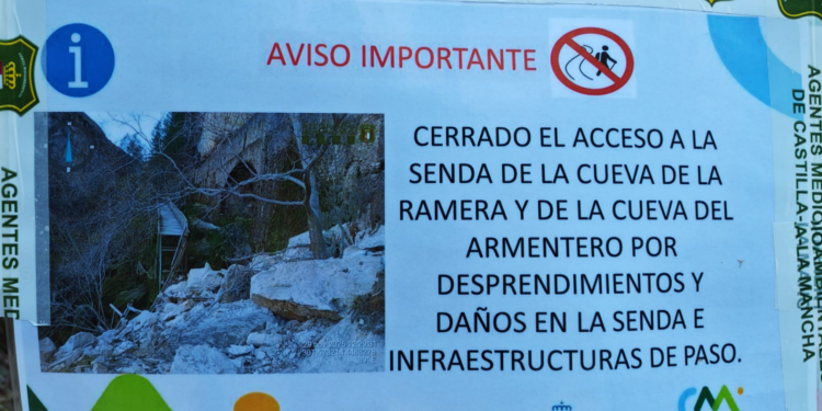 Un desprendimiento de rocas en la Hoz de Beteta destroza la pasarela de madera junto a la Cascada de Castro