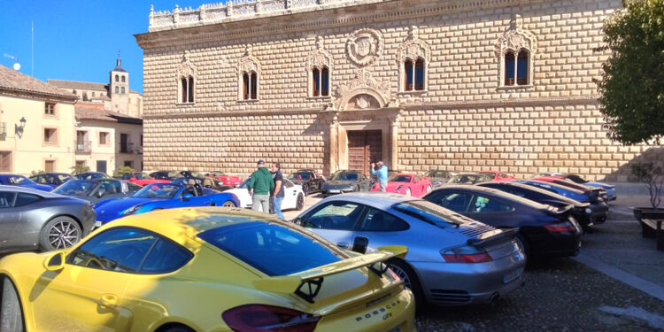 Cogolludo reúne más de un centenar de Porsche en una jornada que llenó de motor y turismo la villa ducal 1 Cogolludo reúne más de un centenar de Porsche en una jornada que llenó de motor y turismo la villa ducal