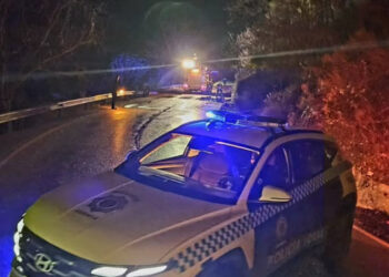 Desprendimiento de rocas en la carretera de Palomera en Cuenca: Tráfico restablecido tras la intervención de los bomberos