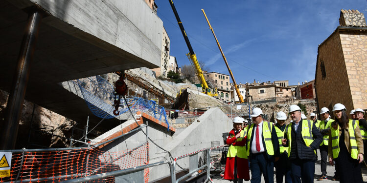 Dolz incide en que la obra de conexión accesible al Casco “va a suponer un cambio total en la movilidad a la zona histórica de la ciudad”