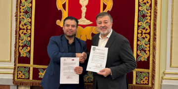 Dolz recibe a una delegación de la ciudad hermanada de Zacatecas (México) encabezada por su alcalde, Miguel Ángel Valera
