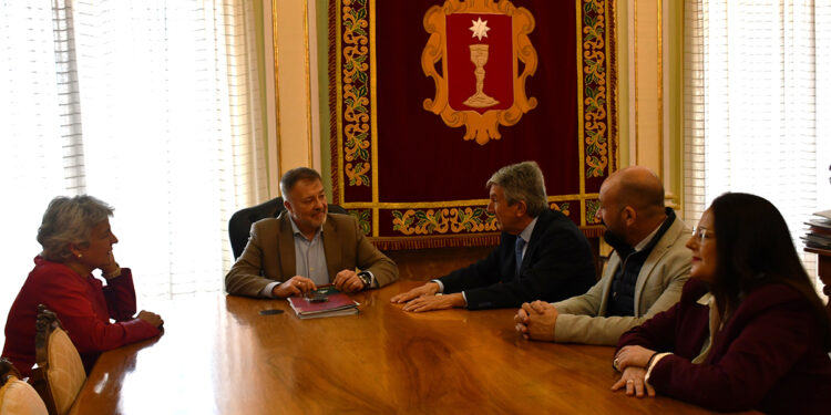 Dolz recibe al nuevo delegado del Gobierno en CLM, José Pablo Sabrido, para analizar los proyectos comunes en marcha 1 Dolz recibe al nuevo delegado del Gobierno en CLM, José Pablo Sabrido, para analizar los proyectos comunes en marcha