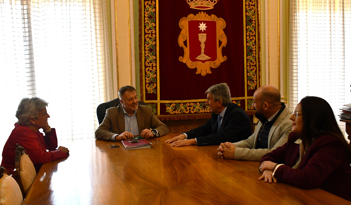 Dolz recibe al nuevo delegado del Gobierno en CLM, José Pablo Sabrido, para analizar los proyectos comunes en marcha 2 Dolz recibe al nuevo delegado del Gobierno en CLM, José Pablo Sabrido, para analizar los proyectos comunes en marcha