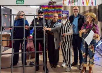 El Baile de Mayores de Carnaval llena el Centro Social Cifuentes