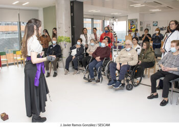 El Hospital de Guadalajara celebra el carnaval con sorpresas, teatro y música para las niñas y niños ingresados