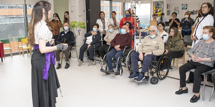 El Hospital de Guadalajara celebra el carnaval con sorpresas, teatro y música para las niñas y niños ingresados 1 El Hospital de Guadalajara celebra el carnaval con sorpresas, teatro y música para las niñas y niños ingresados