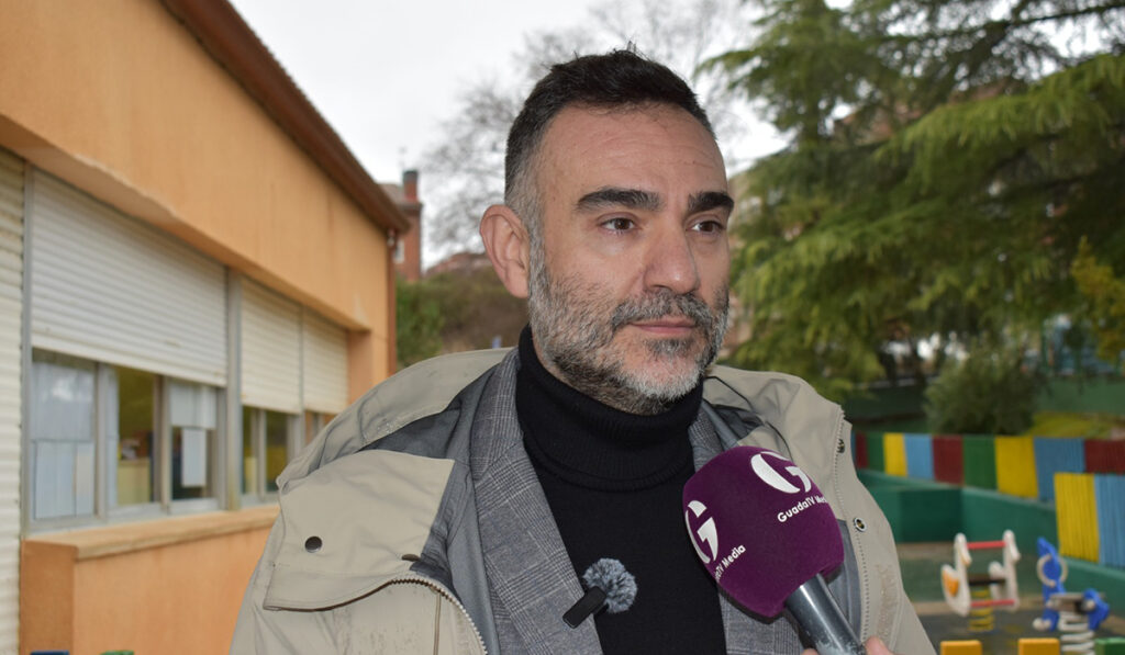 El PSOE denuncia que Guarinos haya vuelto a dejar sin calefacción a más de una decena de colegios y le reclama que pida las ayudas para climatización