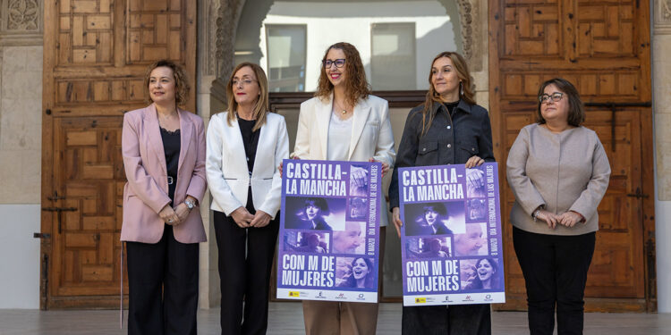 El Premio Luisa de Medrano, promovido por el Gobierno regional cada 8 de marzo, recae en su X edición en Manuela Carmena y Solidaridad Enfermera