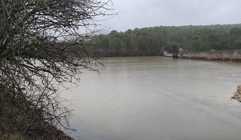El embalse de La Toba sube más de un hectómetro cúbico tras las intensas lluvias en Cuenca