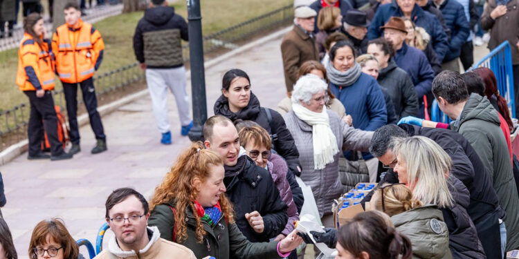 Guadalajara celebra su Jueves Lardero con sabor tradicional y 2.200 raciones de chorizo repartidas en la Concordia