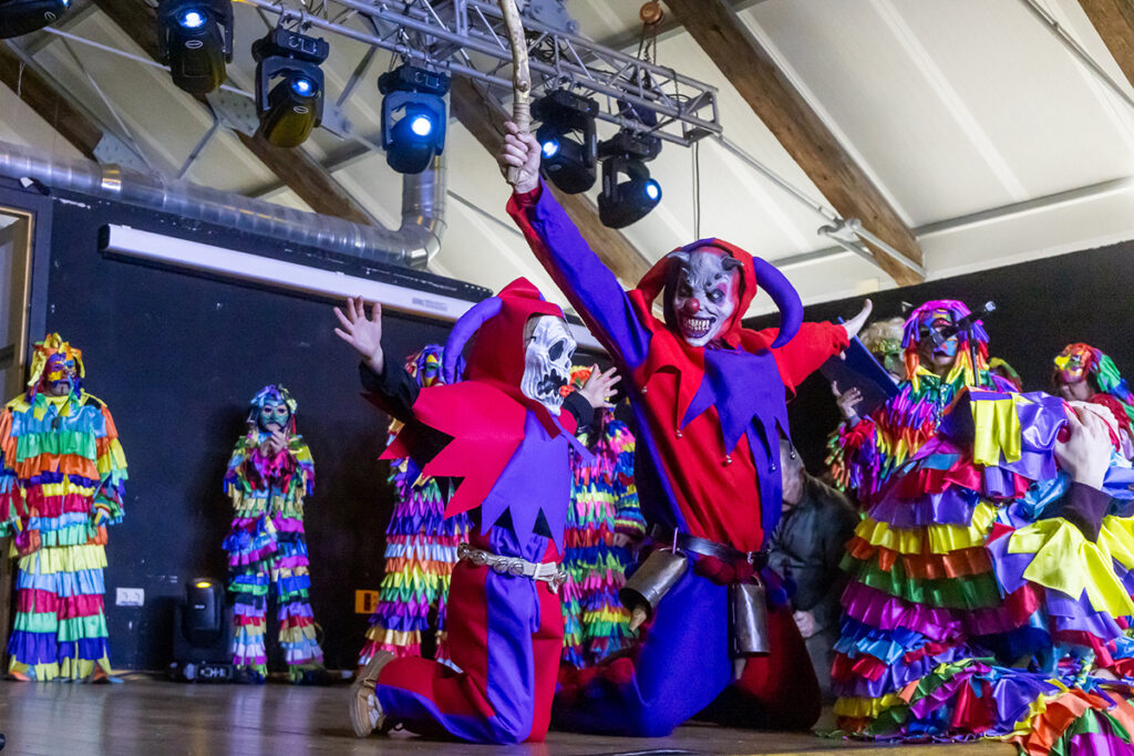 Guadalajara inaugura su Carnaval con un emotivo pregón mendocino y la presencia de 36 botargas de toda la provincia