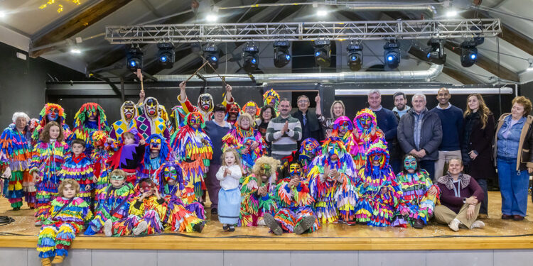 Guadalajara inaugura su Carnaval con un emotivo pregón mendocino y la presencia de 36 botargas de toda la provincia