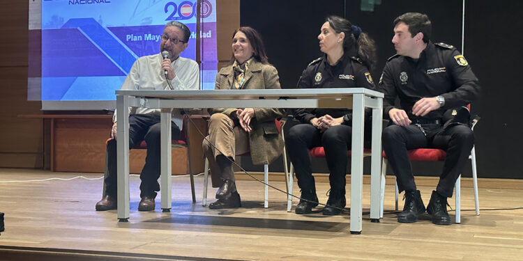 Guadalajara lleva al aula la lucha contra las estafas que arruinan a sus jubilados de las detenciones de 2024 a la prevención en los centros cívicos