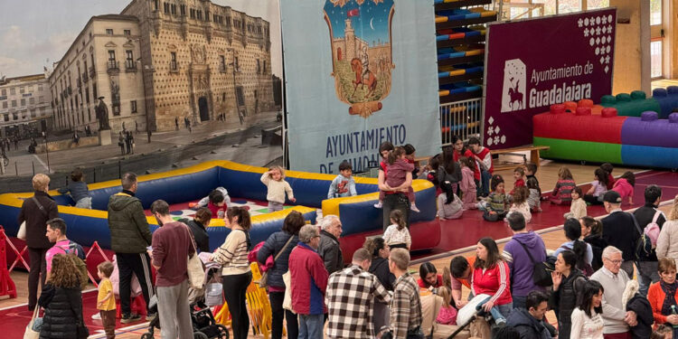 Guadalajara vive su Carnaval más familiar con el Peque-Carnaval y un Entierro de la Sardina que llega renovado