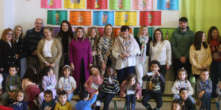 Guarinos participa en la Ceremonia TEI del CEIP San Pedro Apóstol, marcada por la emoción y el compromiso por la convivencia escolar